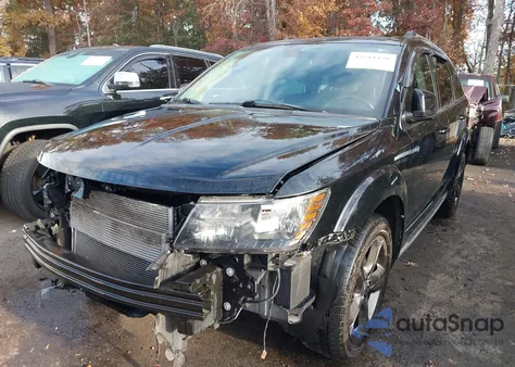 2018 Dodge Journey Crossroad Awd z USA, uszkodzony, nr VIN 3C4PDDGGXJT387948